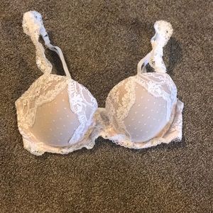 Victoria’s Secret bra 32D